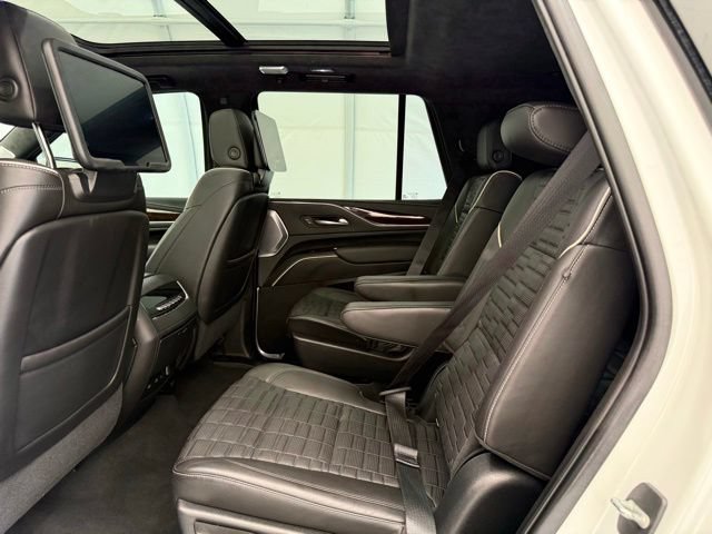 Used 2021 Cadillac Escalade Sport Platinum AWD/4WD image 19