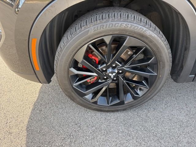 Used 2024 Mitsubishi Outlander SE Black Edition image 9