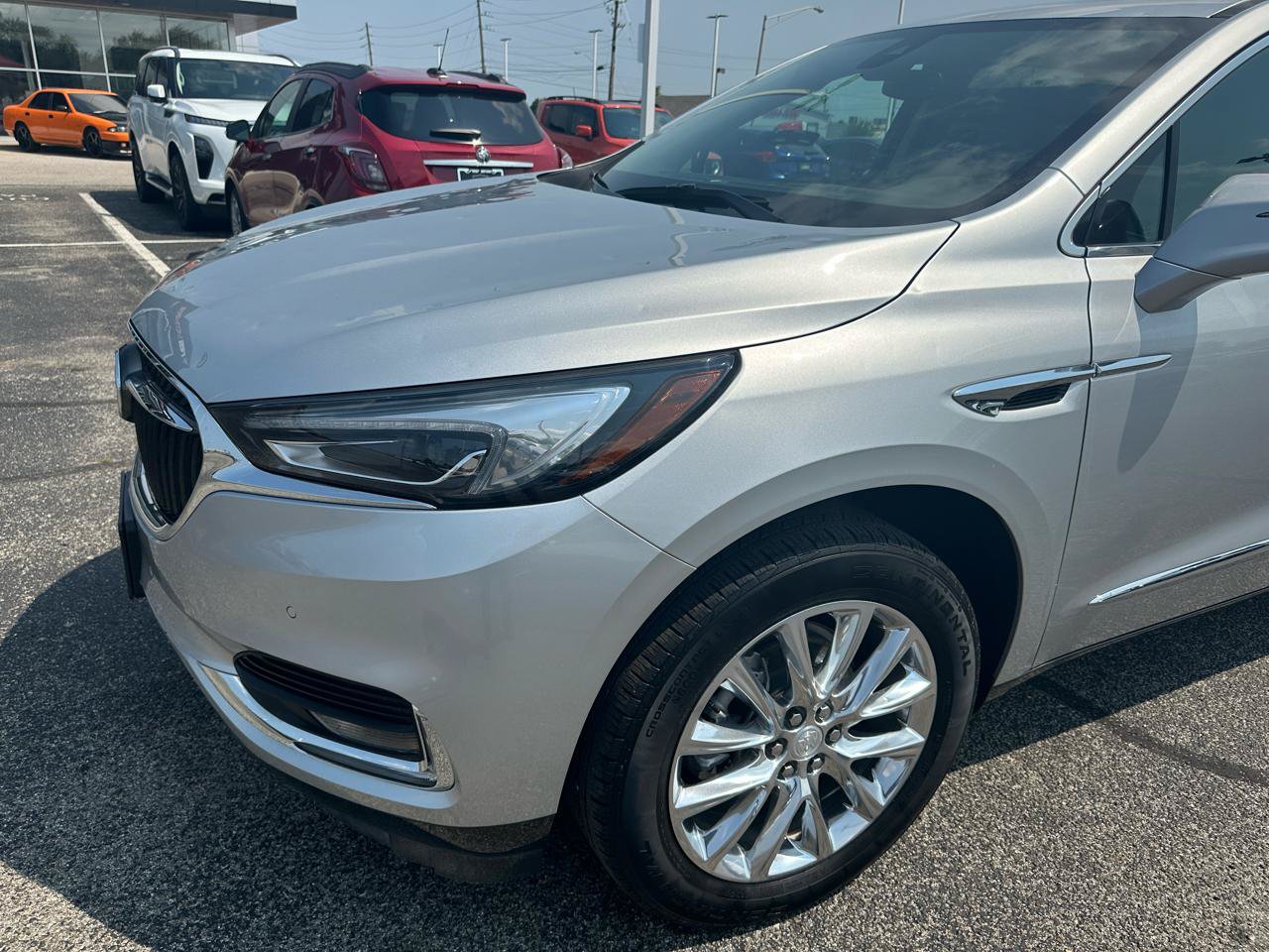 Used 2021 Buick Enclave Premium w/ Sun and Sites Package FWD image 12