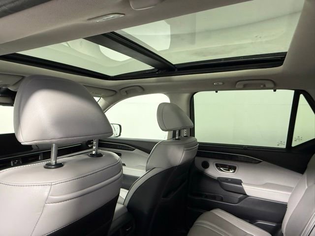Used 2023 Honda Pilot Elite image 38