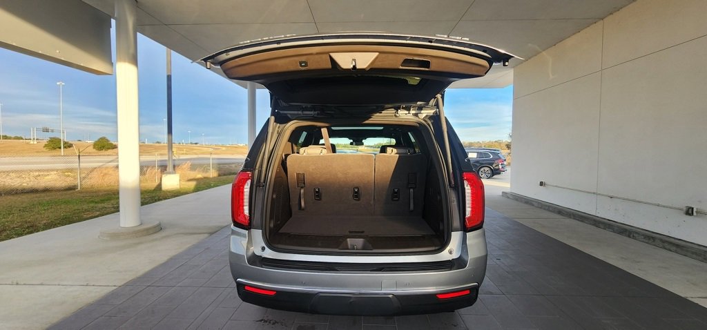 Used 2023 GMC Yukon SLT image 19