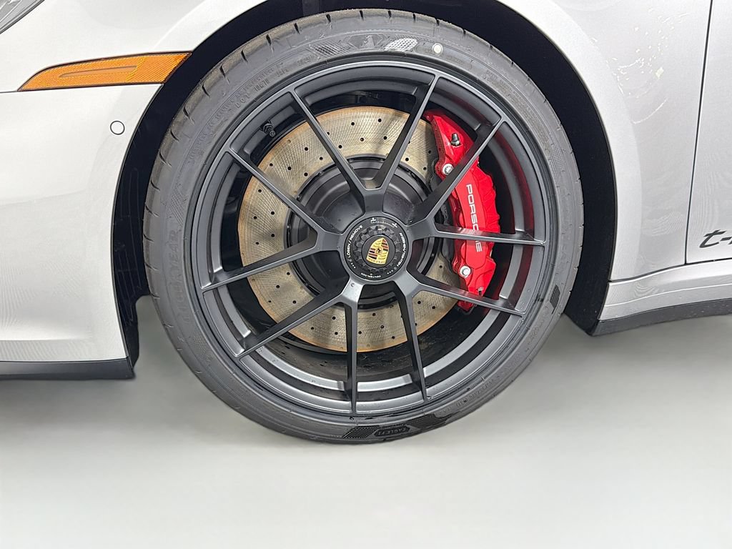 New 2026 Porsche 911 Carrera 4 GTS AWD/4WD image 32