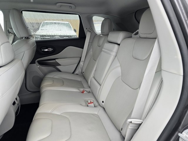 Used 2019 Jeep Cherokee Limited image 12