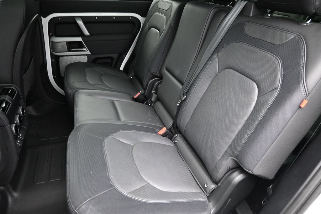 Used 2023 Land Rover Defender 130 X-Dynamic SE AWD/4WD image 24