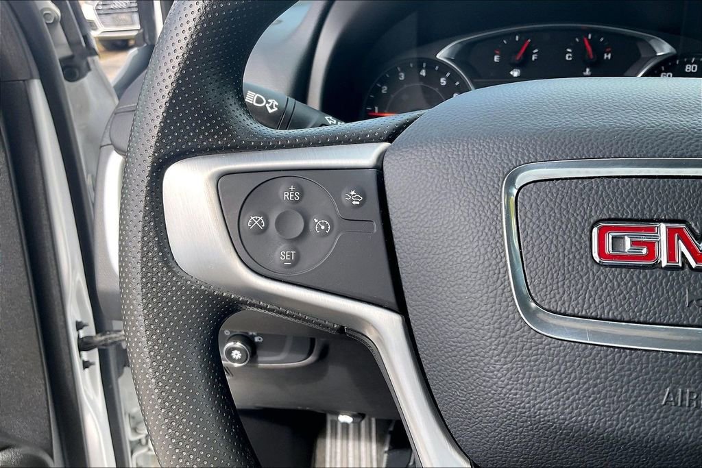 Used 2024 GMC Terrain SLE image 17