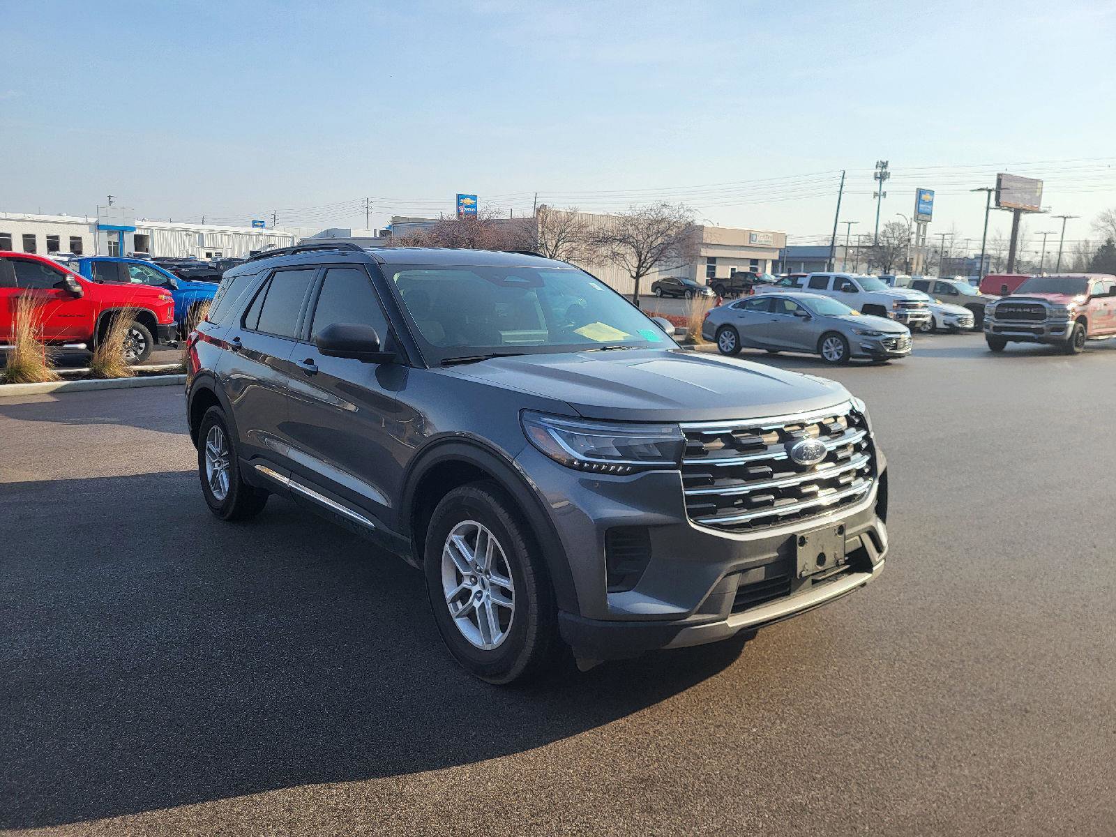 Used 2025 Ford Explorer Active image 1