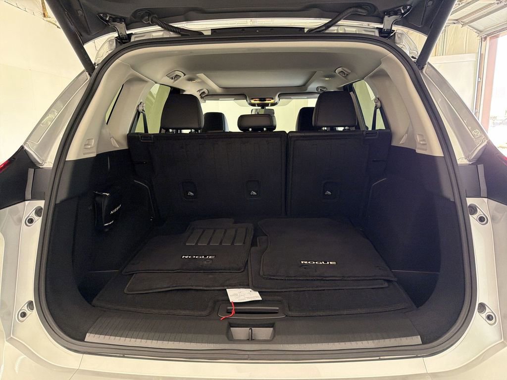 Certified 2025 Nissan Rogue SV w/ SV Premium Package image 15