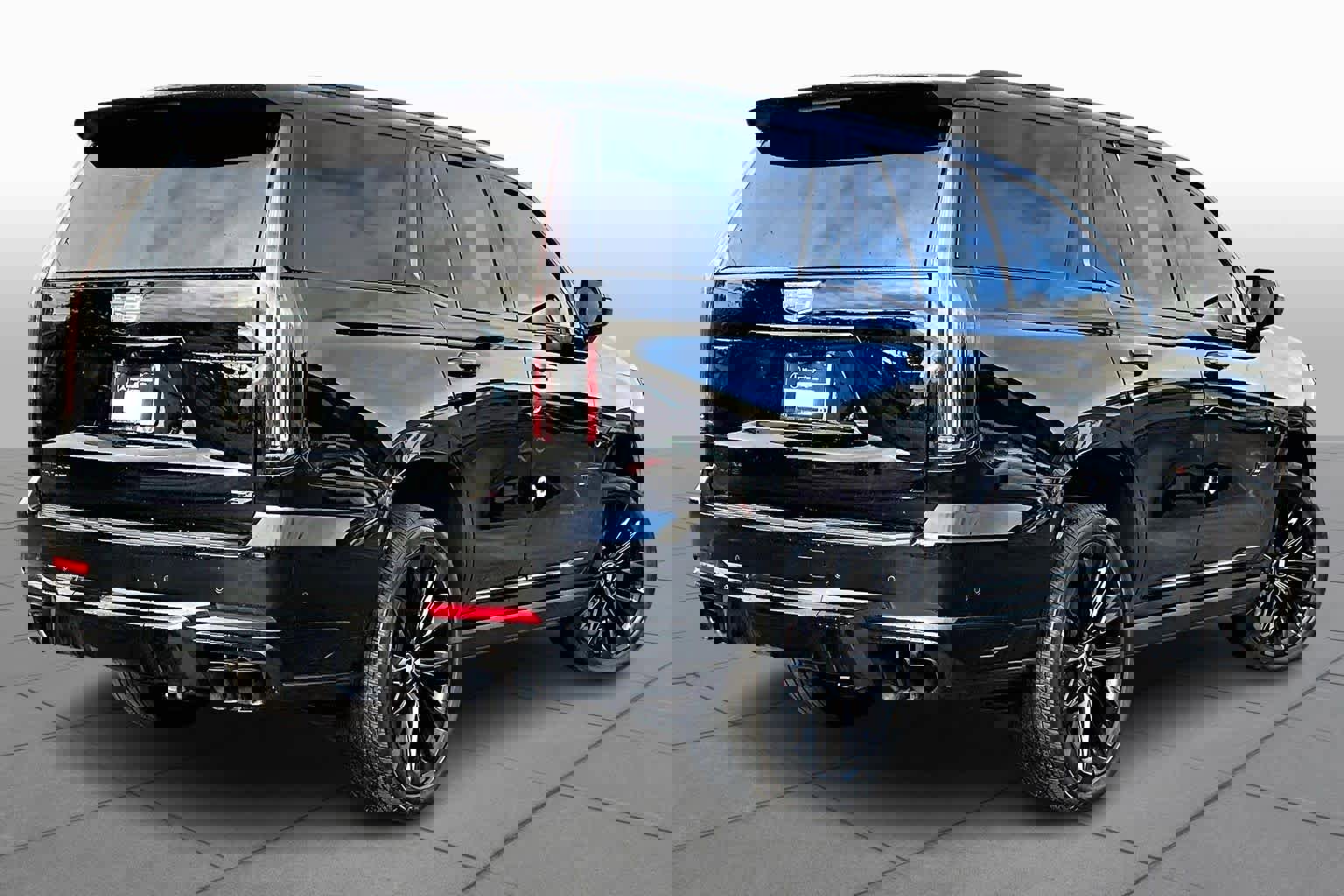 Used 2025 Cadillac Escalade V w/ LPO, ONYX Package image 12