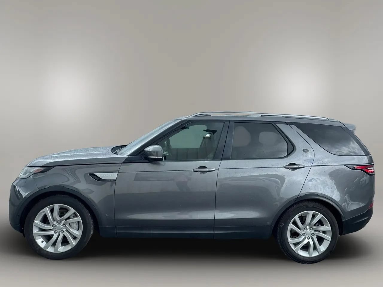 Used 2019 Land Rover Discovery HSE AWD/4WD image 5