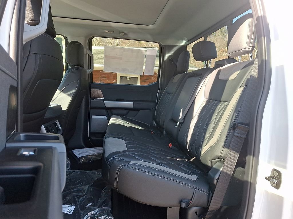 New 2026 Ford F250 Lariat w/ Black Appearance Package image 5
