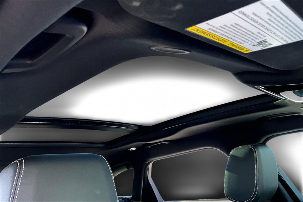 Used 2023 Land Rover Range Rover Velar R-Dynamic S image 25