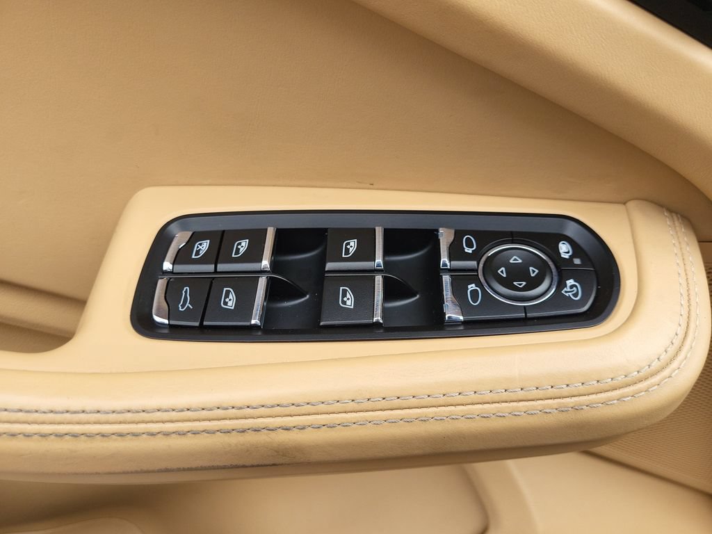 Used 2017 Porsche Macan S AWD/4WD image 11