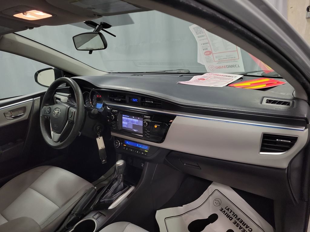 Used 2015 Toyota Corolla LE image 24