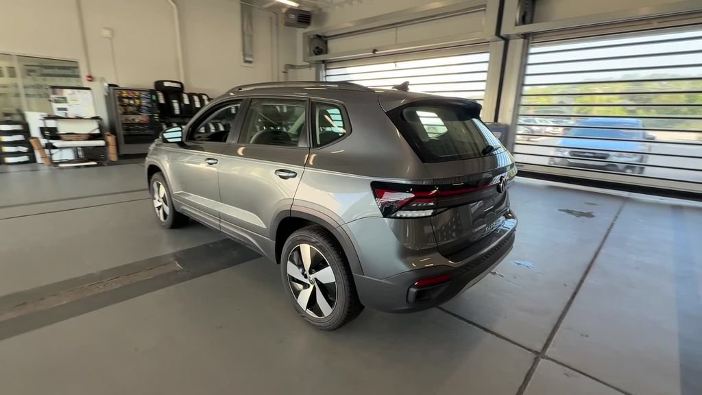 Certified 2025 Volkswagen Taos S AWD/4WD image 9