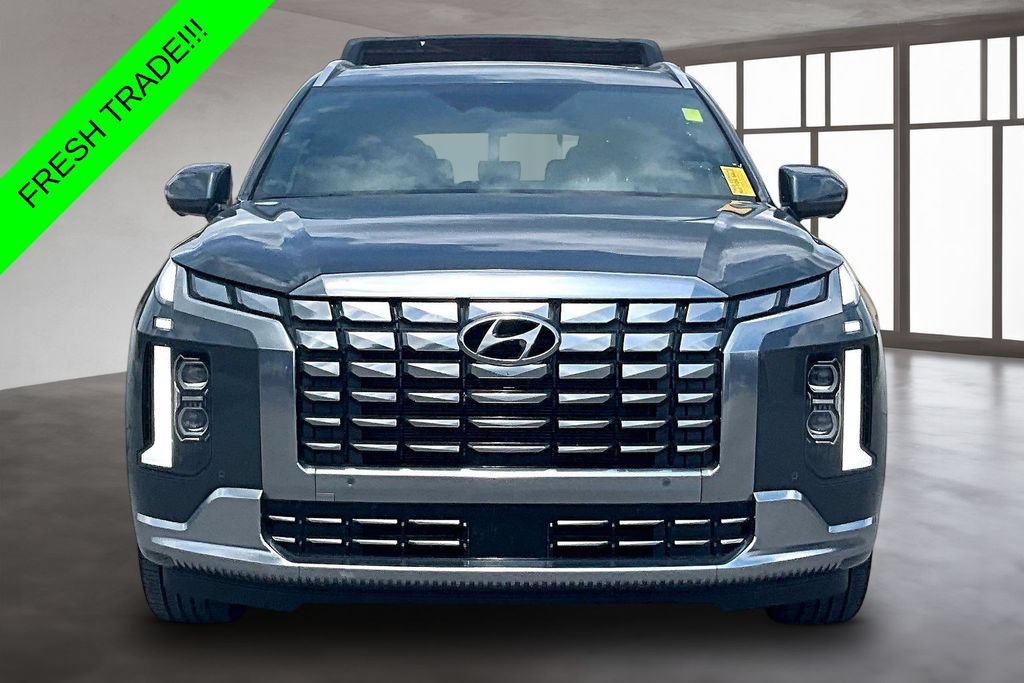 Used 2024 Hyundai Palisade Calligraphy FWD image 2