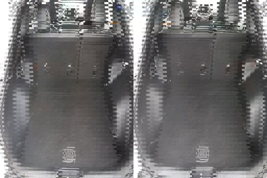 Used 2019 Jeep Cherokee Trailhawk w/ Cold Weather Group image 25