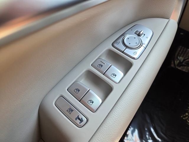 Used 2021 Genesis G70 2.0T image 21