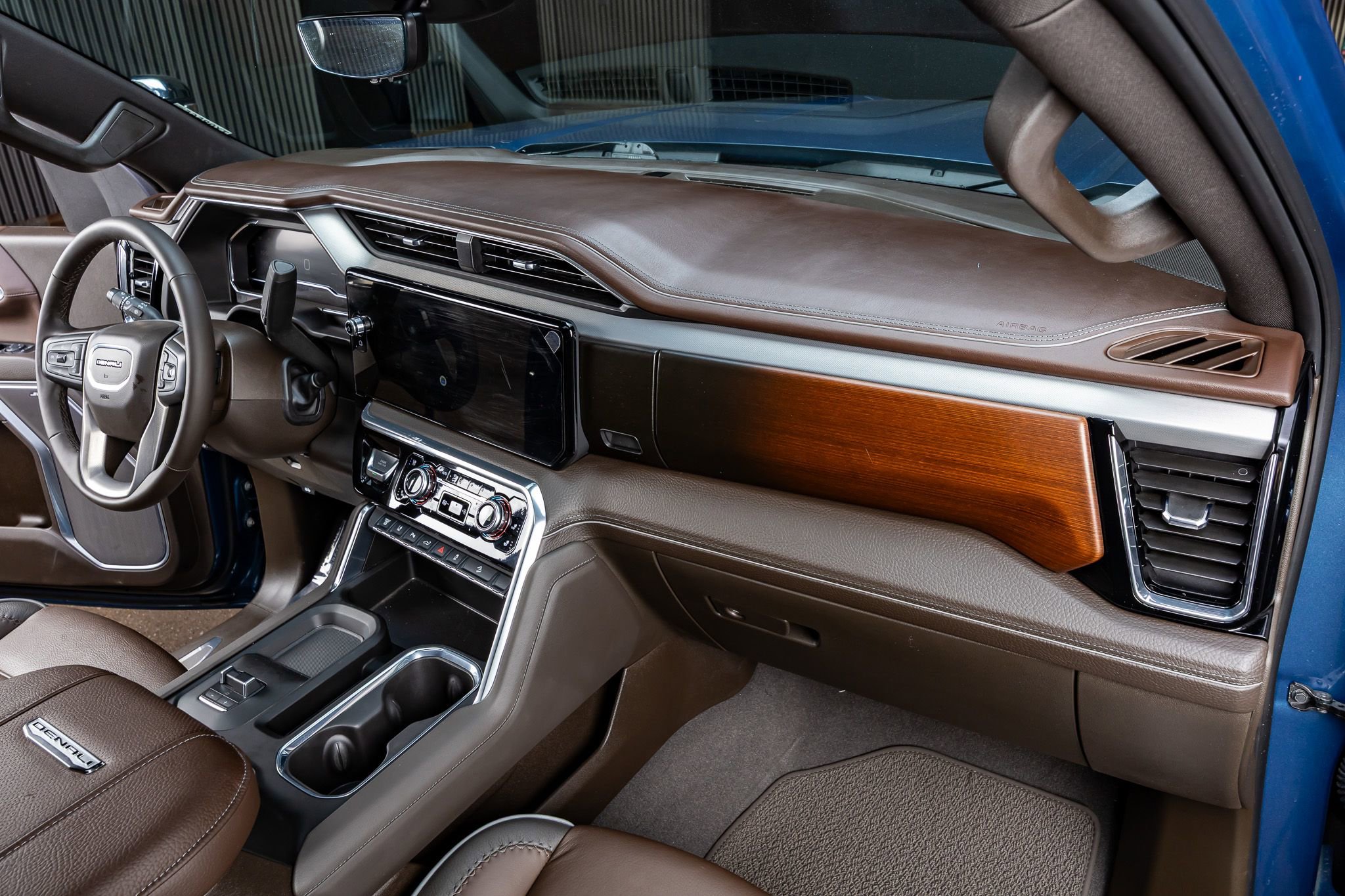 Used 2025 GMC Sierra 2500 Denali w/ Denali Reserve Package image 18