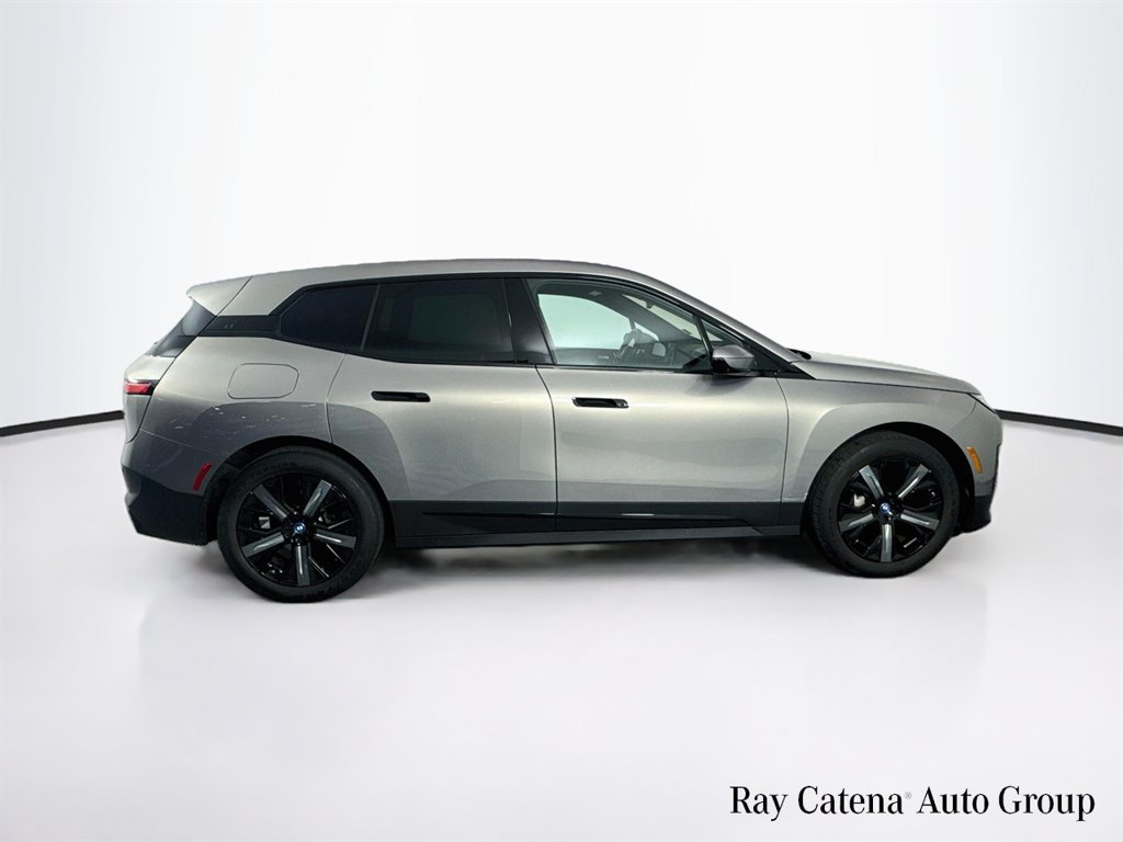 Used 2024 BMW iX xDrive50 w/ Premium Package AWD/4WD image 8
