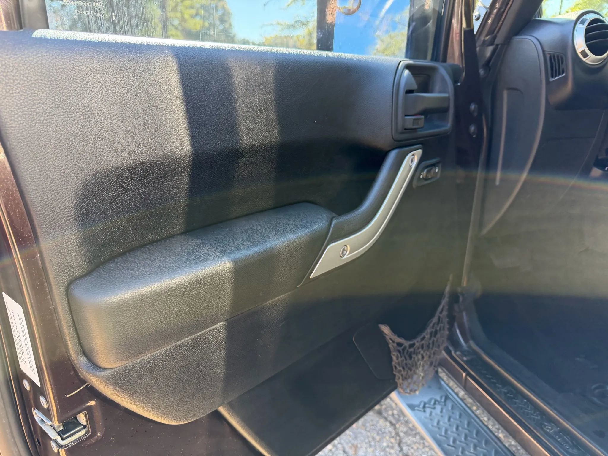 Used 2013 Jeep Wrangler Unlimited Sahara image 14