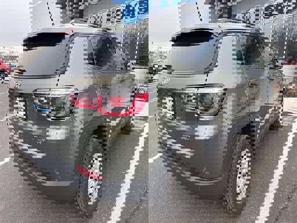 Used 2018 Jeep Compass Sport w/ Cold Weather Group image 4