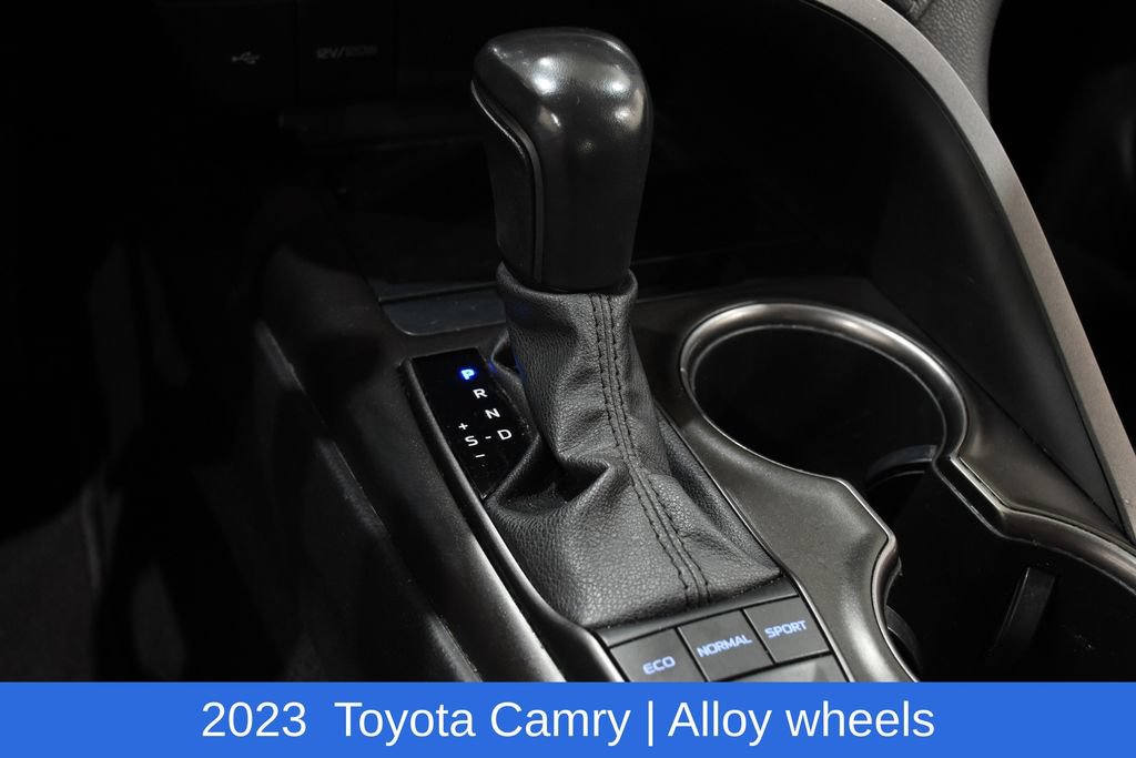 Used 2023 Toyota Camry SE FWD image 23