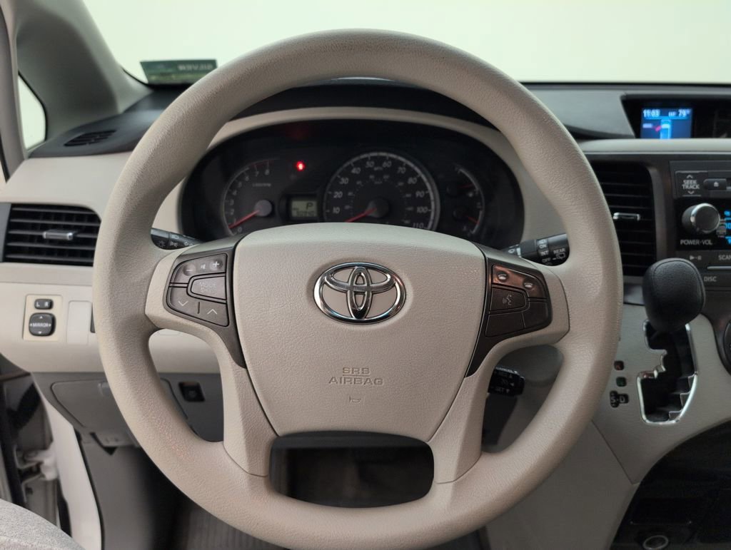 Used 2013 Toyota Sienna LE image 36