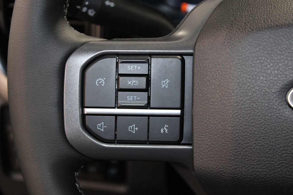 New 2026 Ford F250 Lariat w/ Black Appearance Package image 38