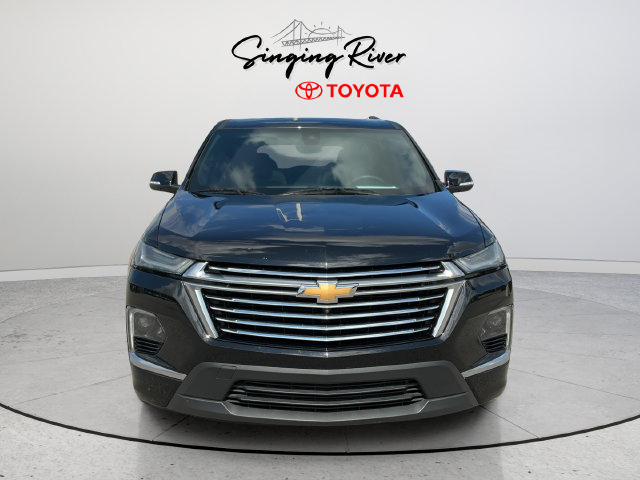 Used 2023 Chevrolet Traverse Premier FWD image 2