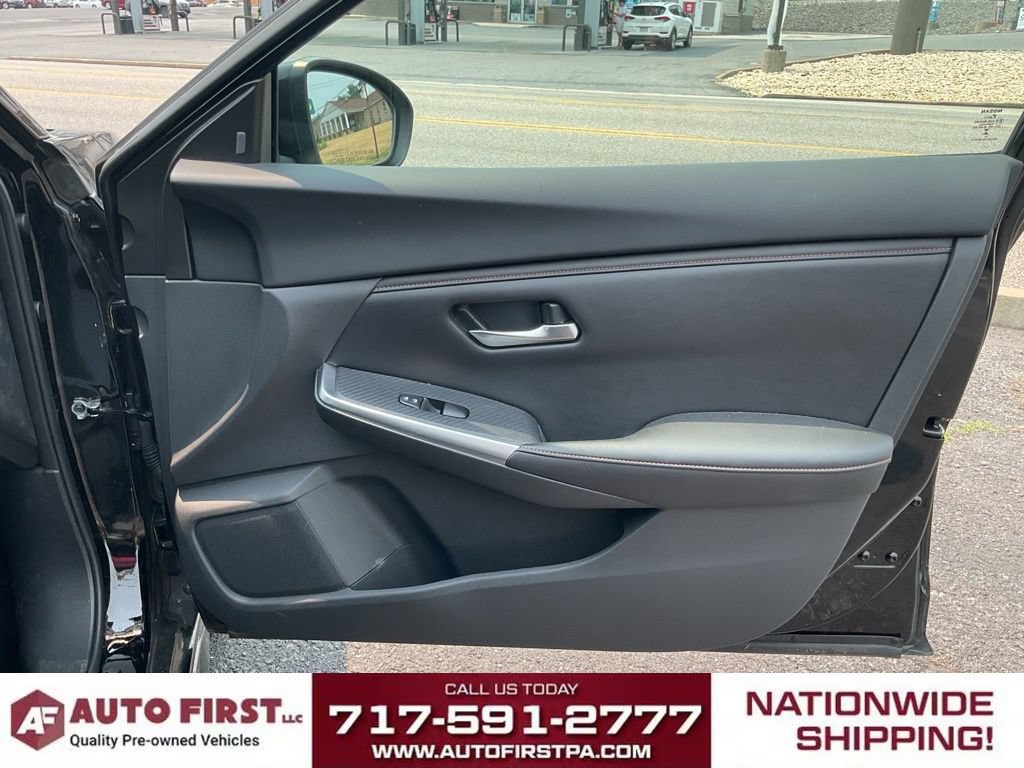 Used 2023 Nissan Sentra SR w/ Electronics Package FWD image 18