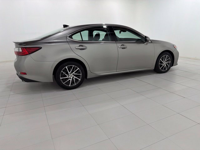 Used 2017 Lexus ES 350 w/ Luxury Package FWD image 6
