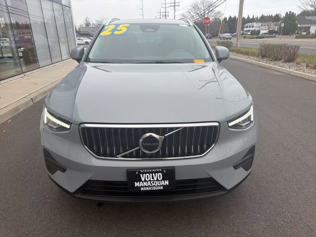Certified 2025 Volvo XC40 B5 Core image 8