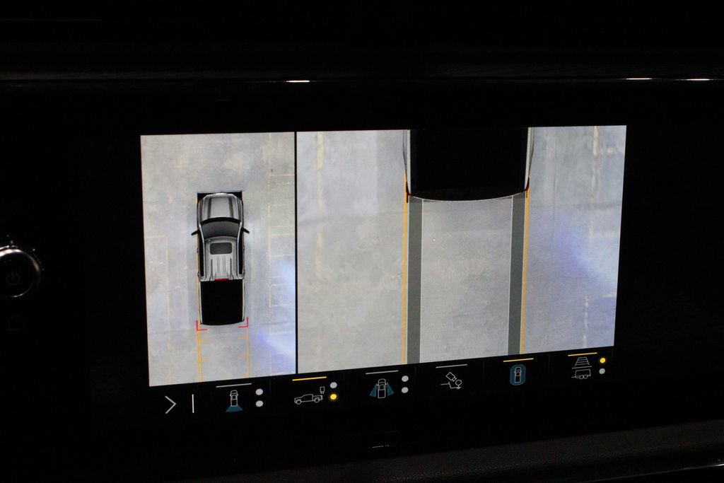 Used 2023 GMC Sierra 1500 AT4 w/ AT4 Preferred Package image 11