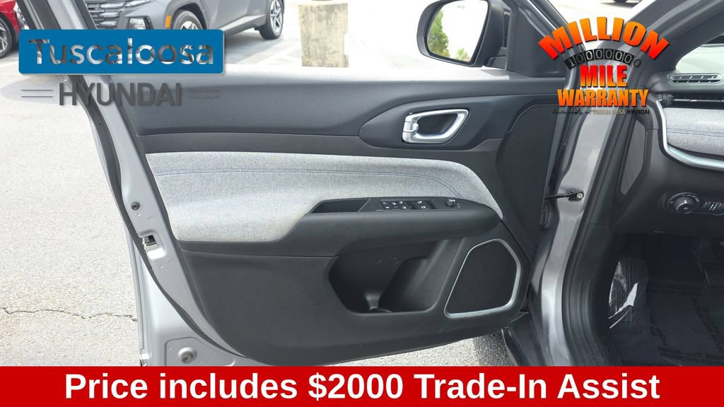 Used 2024 Jeep Compass Latitude AWD/4WD image 12
