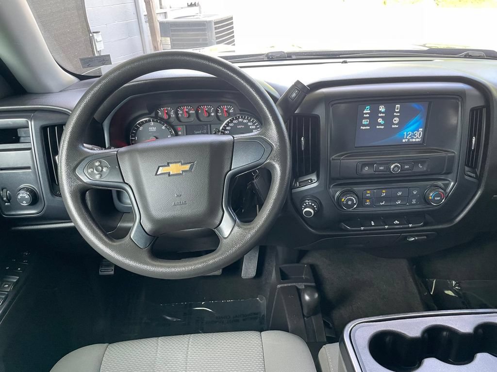 Used 2018 Chevrolet Silverado 1500 Custom w/ Custom Value Package AWD/4WD image 18