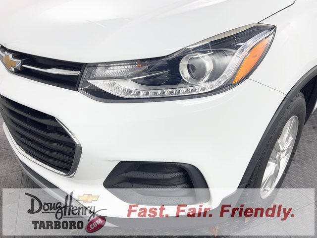 Used 2019 Chevrolet Trax LT w/ LT Convenience Package image 11