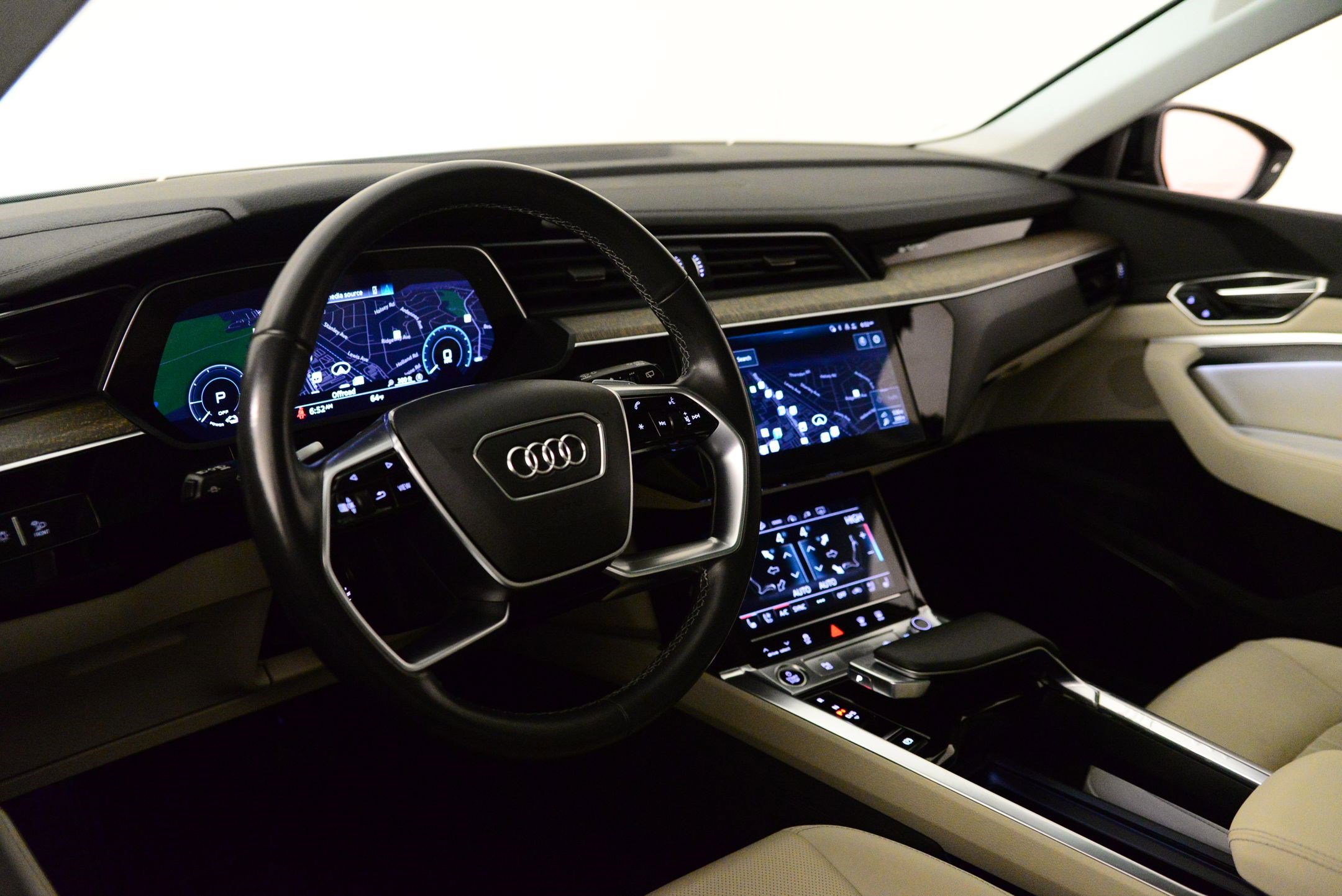 Certified 2024 Audi Q8 e-tron Premium Plus w/ Premium Plus Package image 4