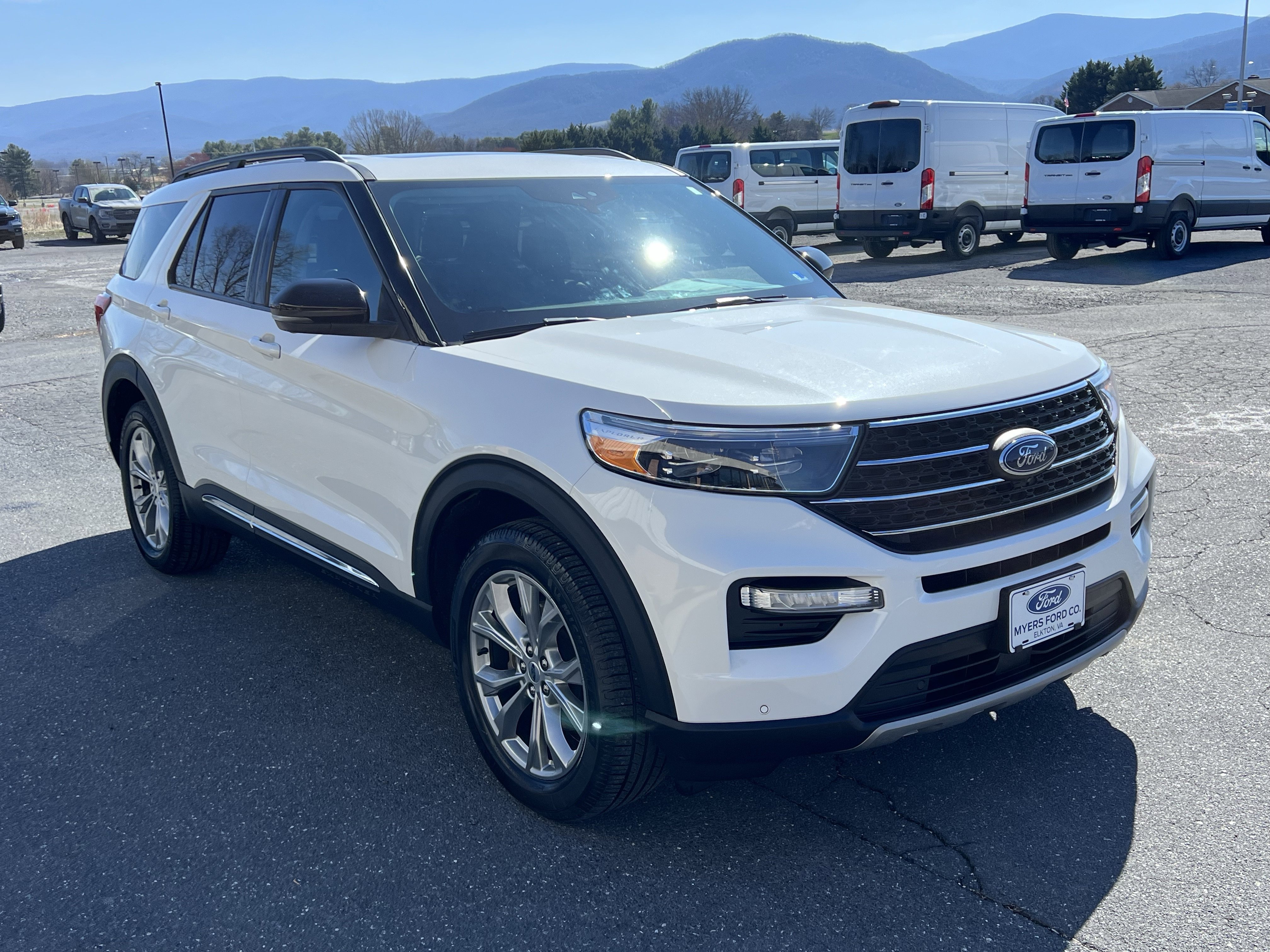 Used 2023 Ford Explorer XLT w/ Equipment Group 202A image 5