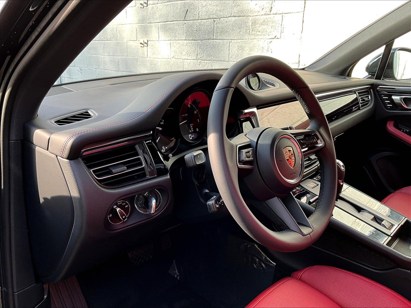 New 2026 Porsche Macan image 4