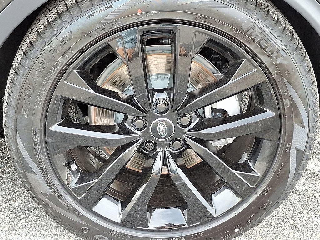 New 2026 Land Rover Discovery S image 5