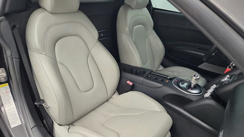 Used 2011 Audi R8 V10 w/ Enhanced Leather Pkg AWD/4WD image 27