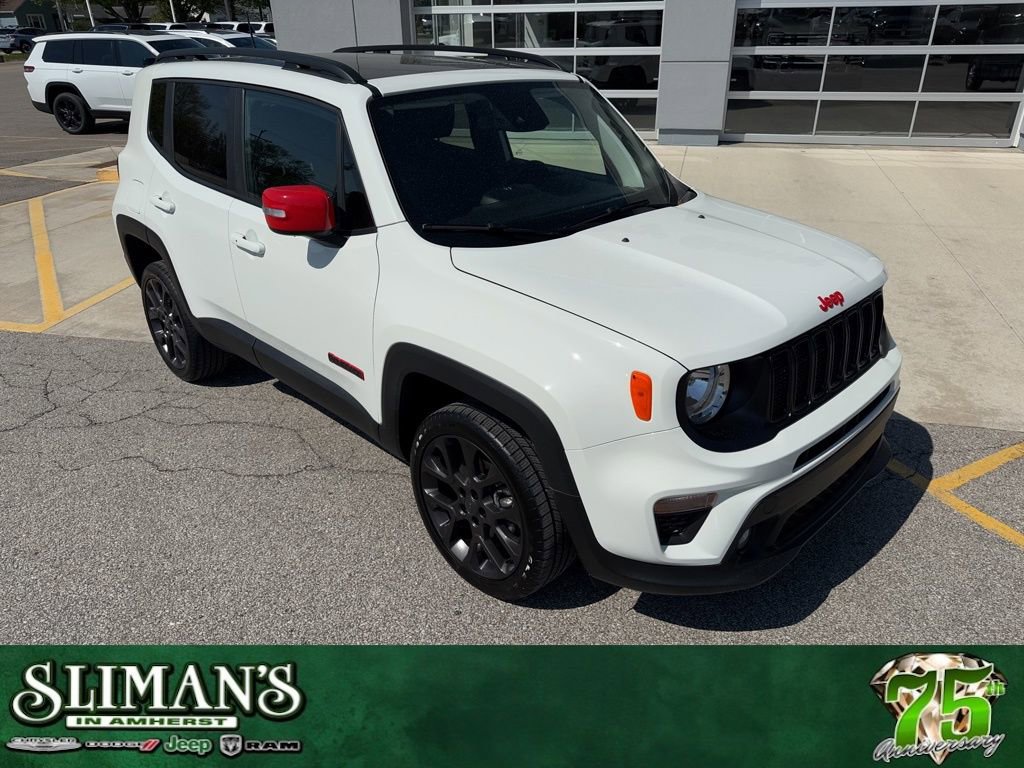 Used 2023 Jeep Renegade Latitude w/ Sun/Sound Group AWD/4WD image 1