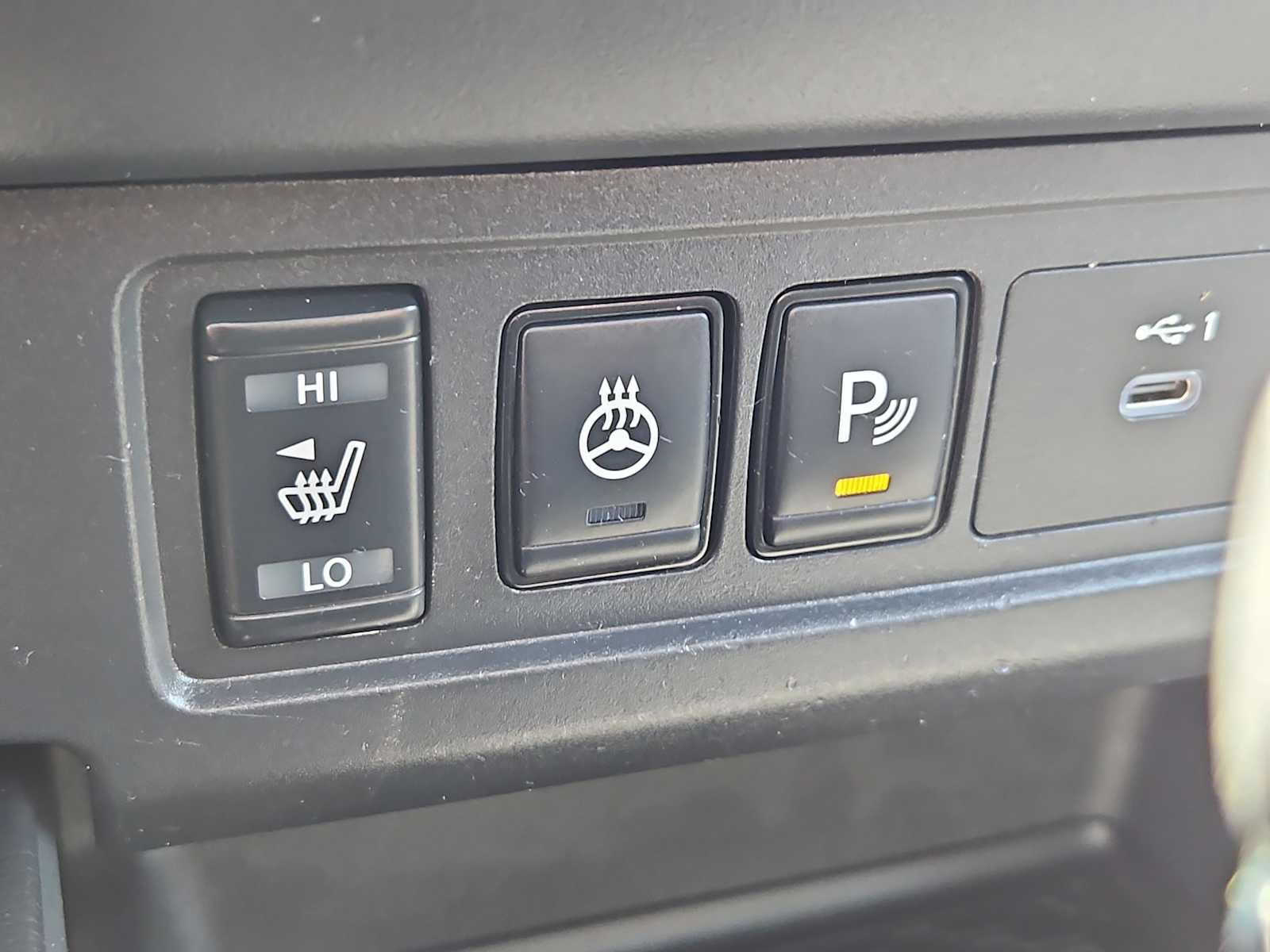 Used 2022 Nissan Frontier PRO-4X w/ Pro-4X Premium Package AWD/4WD image 21