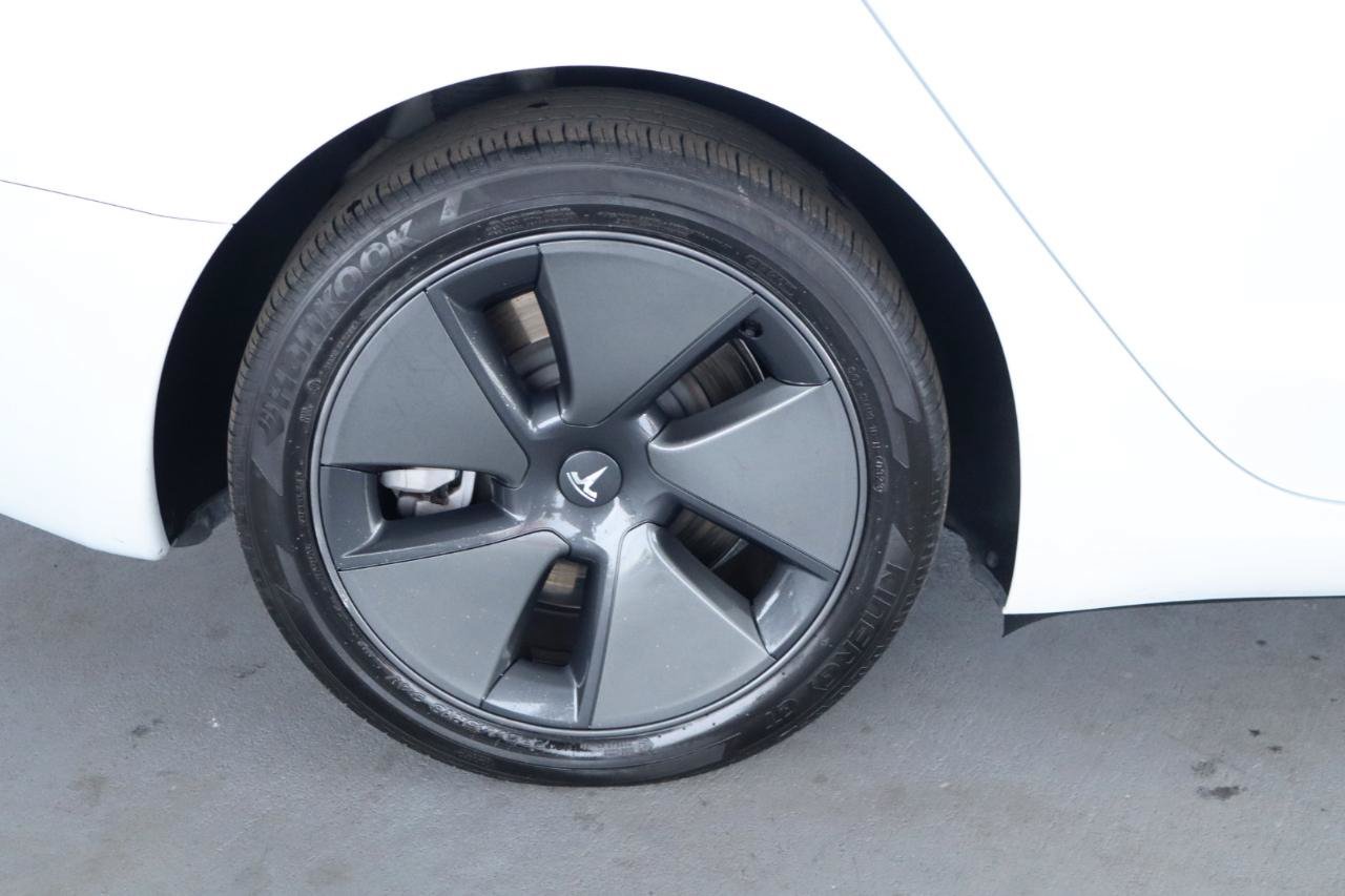 Used 2023 Tesla Model 3 Standard Range RWD image 5