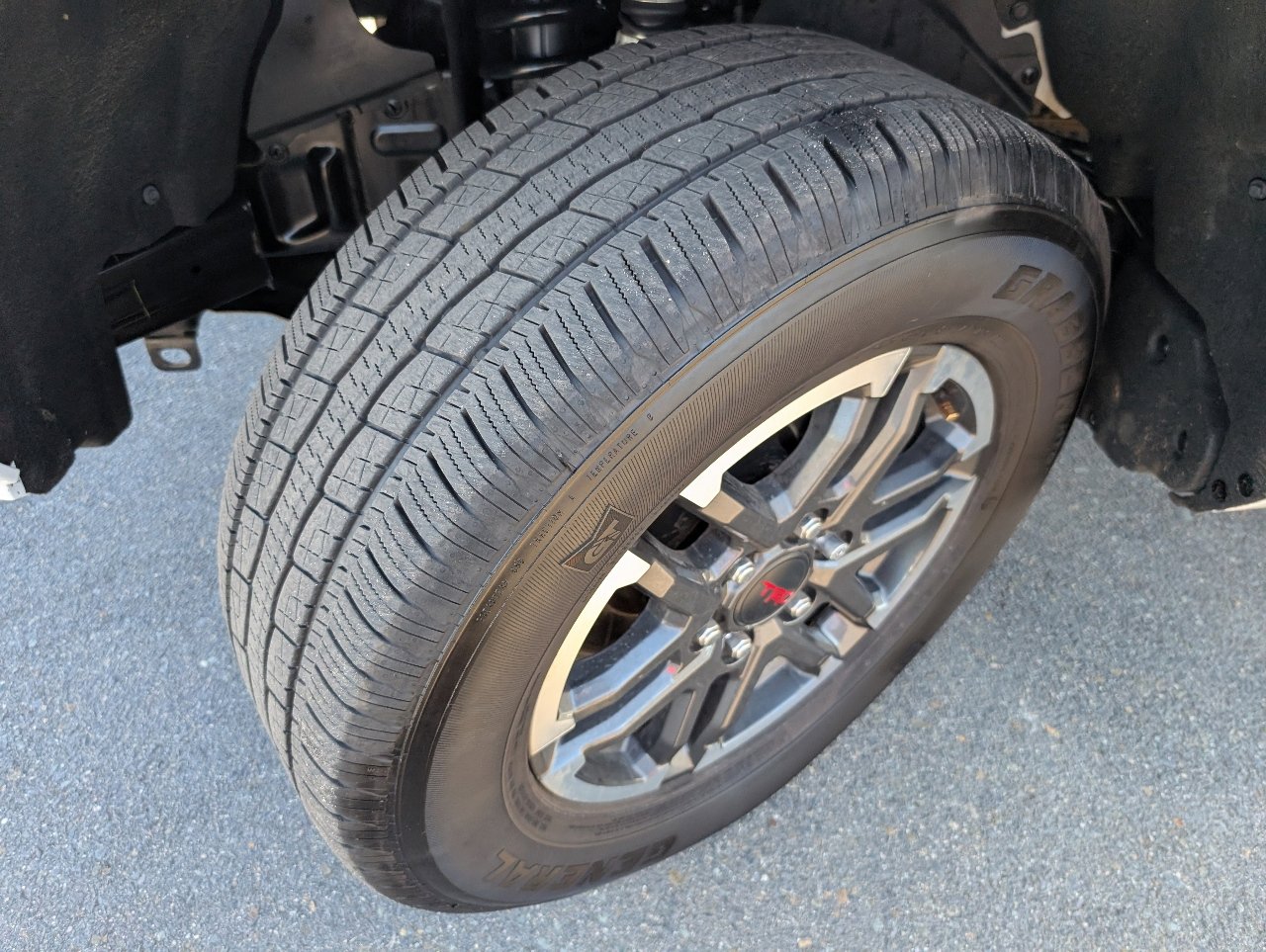 Used 2025 Toyota Tacoma TRD Sport image 21