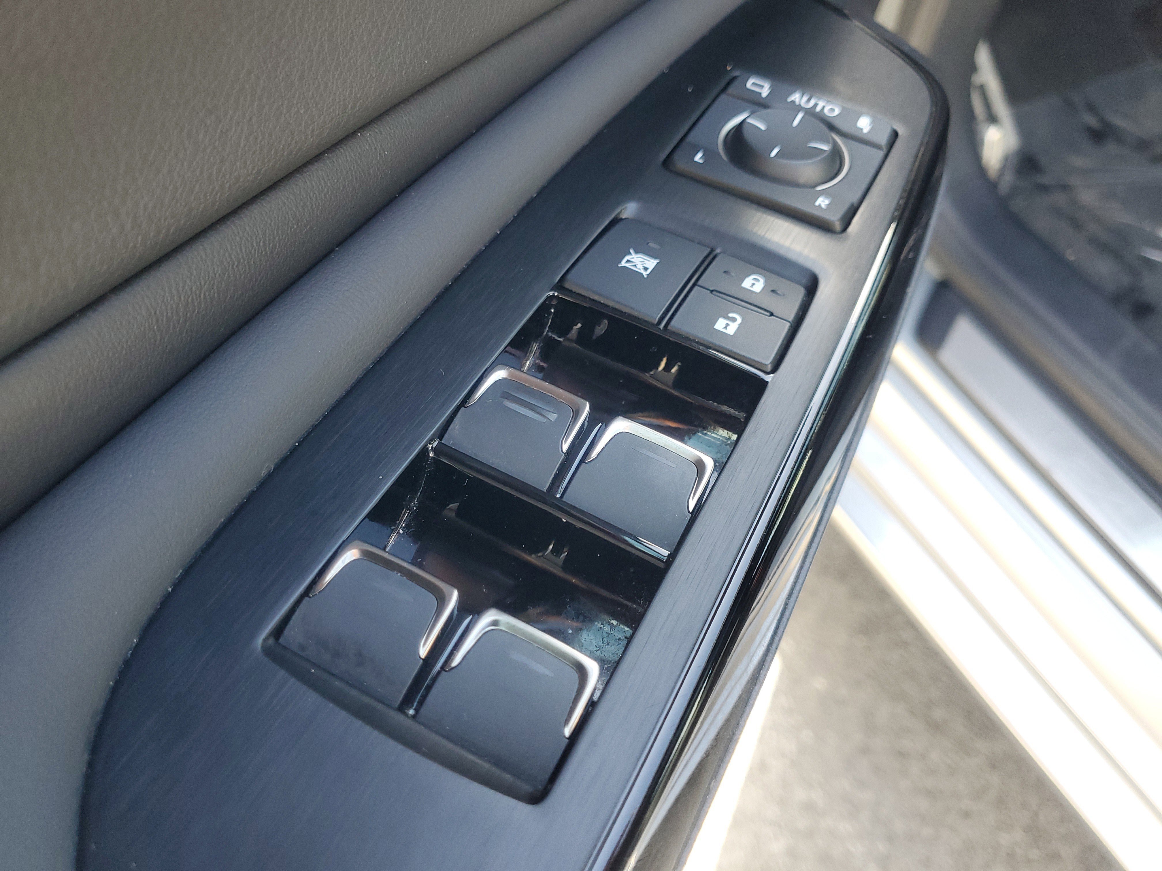Used 2023 Lexus ES 350 F Sport w/ Accessory Package (Z2) FWD image 20