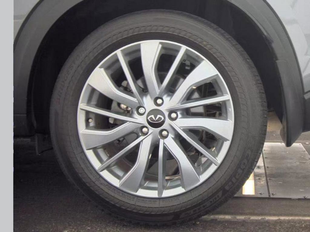 Used 2023 INFINITI QX50 Luxe image 14