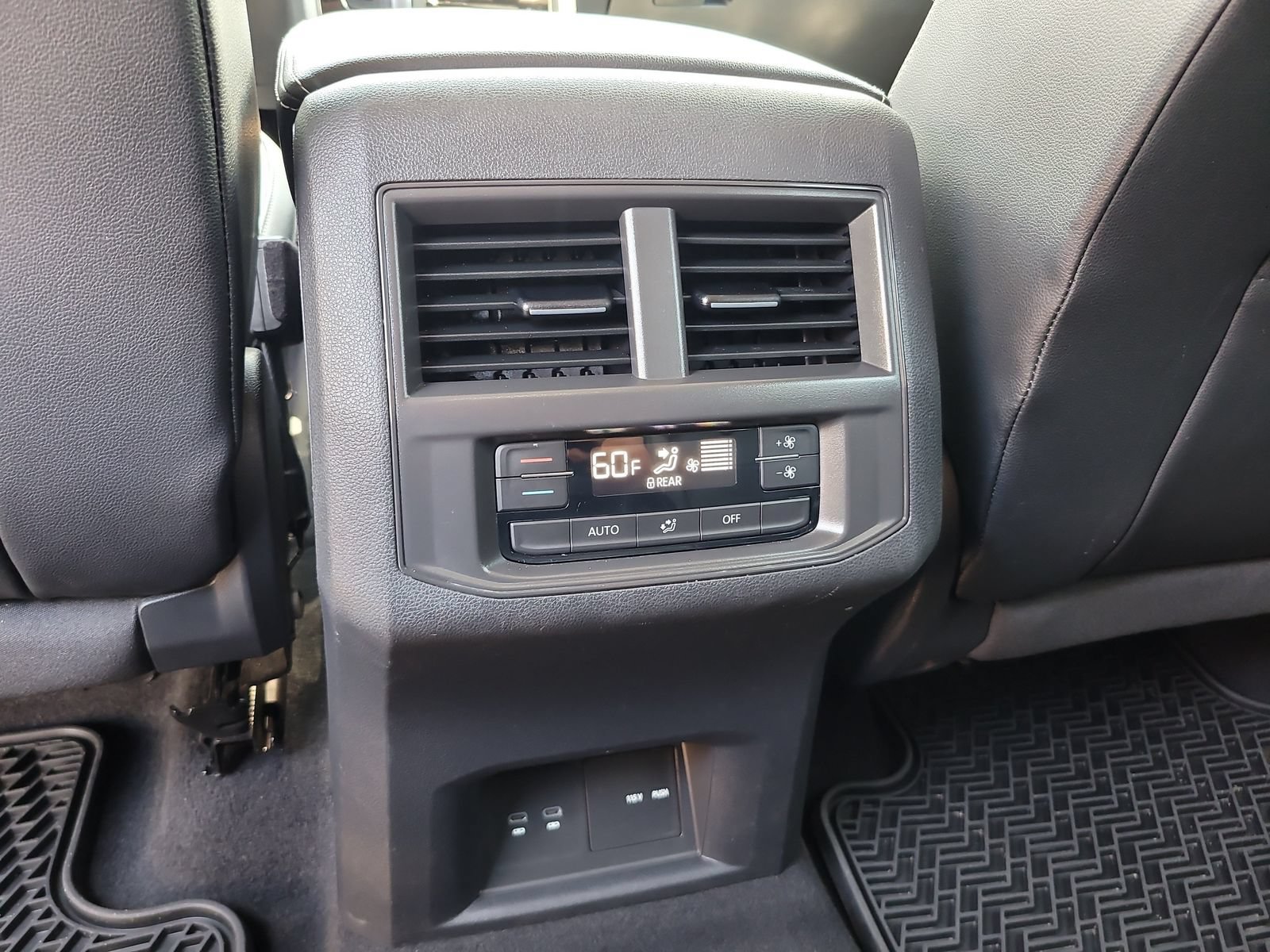 Used 2022 Volkswagen Atlas SE FWD image 11
