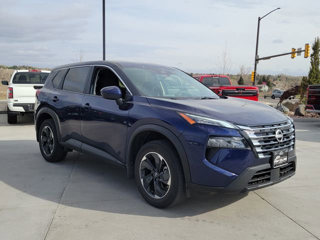 Used 2025 Nissan Rogue SV AWD/4WD image 4