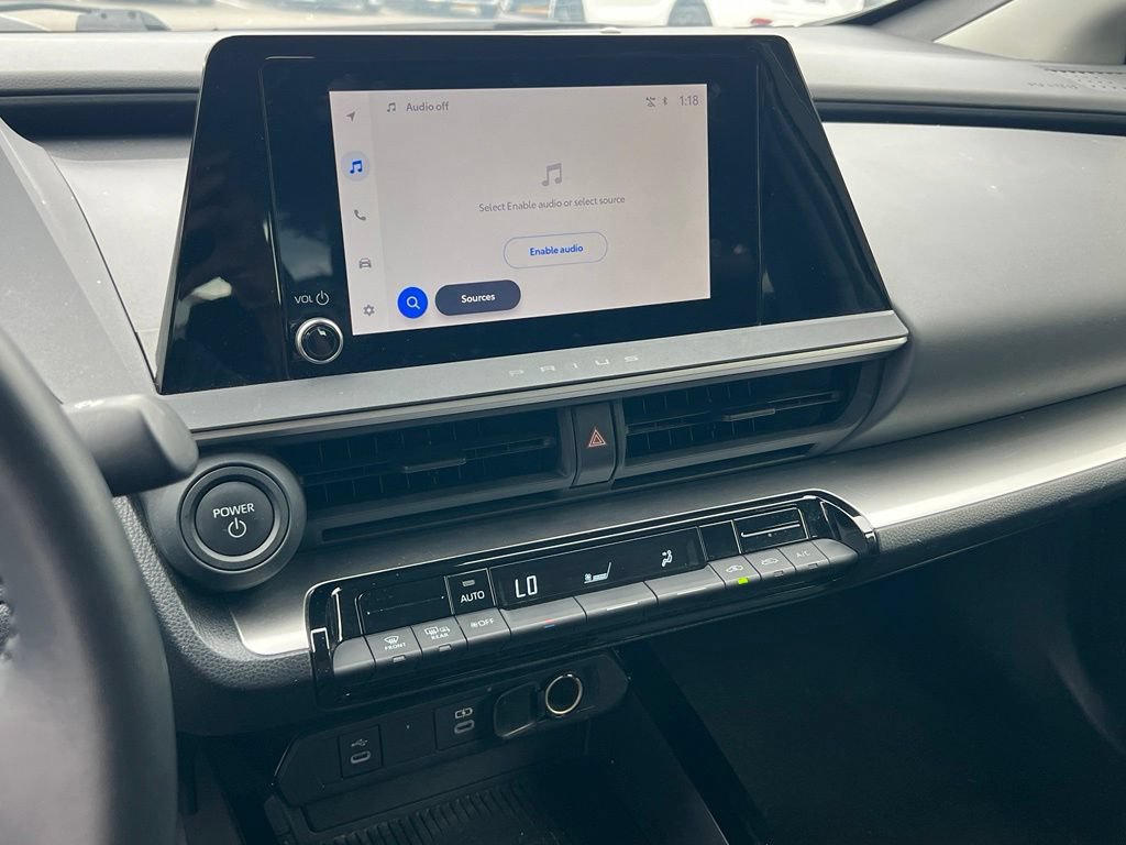 Used 2025 Toyota Prius LE FWD image 18